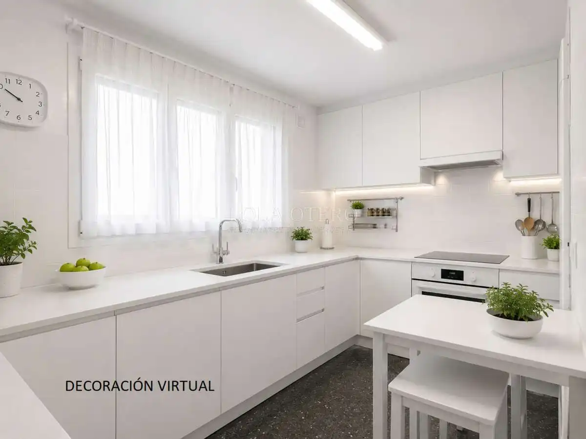Kitchen of Flat for sale in Valencia  with Air Conditioner, Heating and Balcony