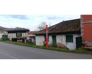 Casa adosada en venda a Llanera