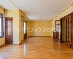 Sala d'estar de Apartament de lloguer en  Valencia Capital amb Aire condicionat, Calefacció i Parquet