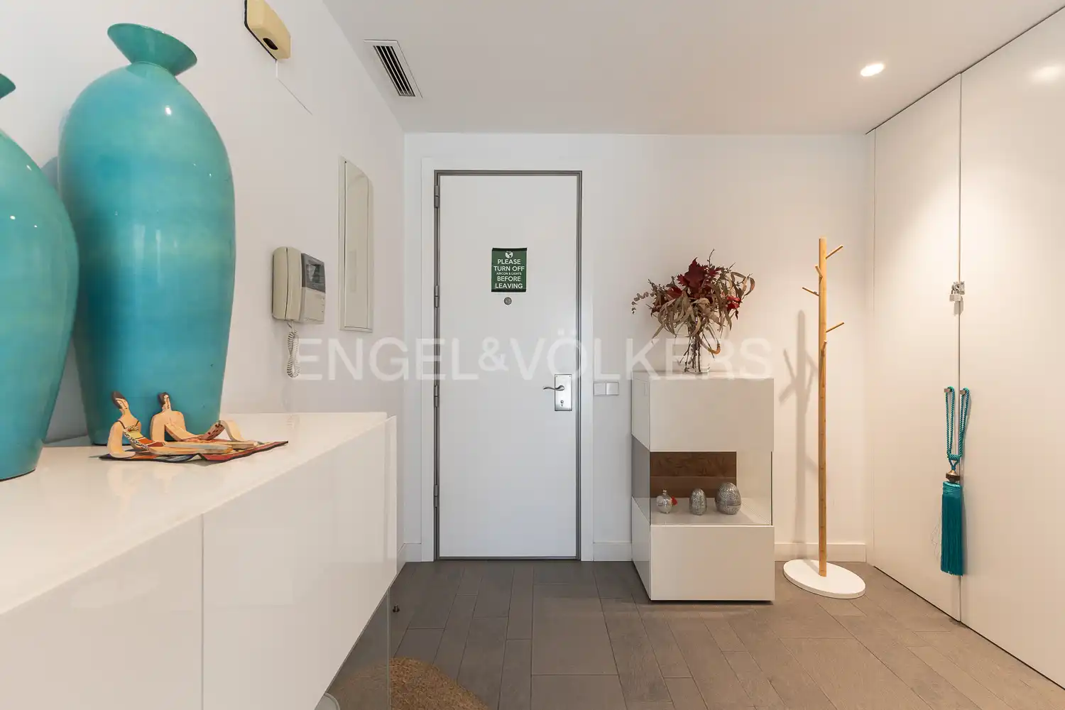 Wohnung zur Miete in Calle Isabel de Villena, La Malva-rosa