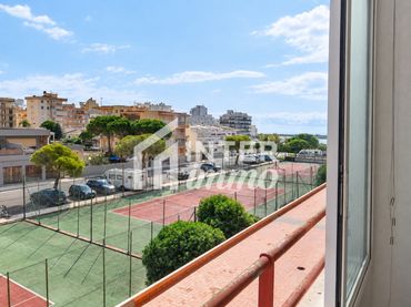 Apartament amb piscina en venda a Calle DEL CAP DE PONENT 11