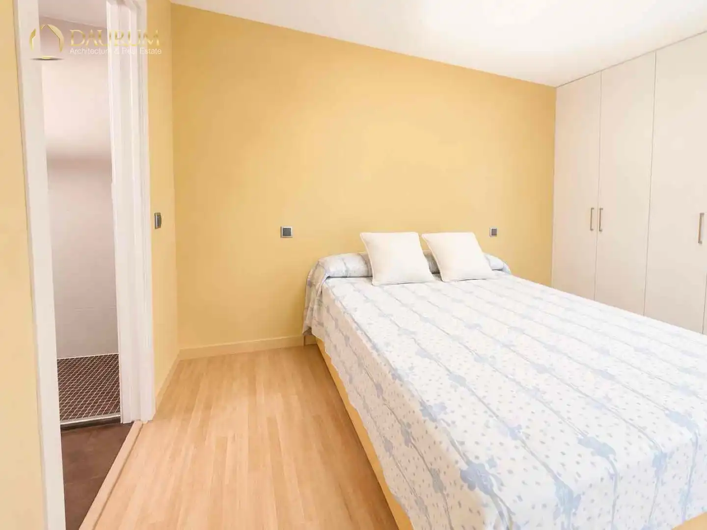 Habitación de Piso en venta en Sevilla con Aire acondicionado, Trastero y Piscina