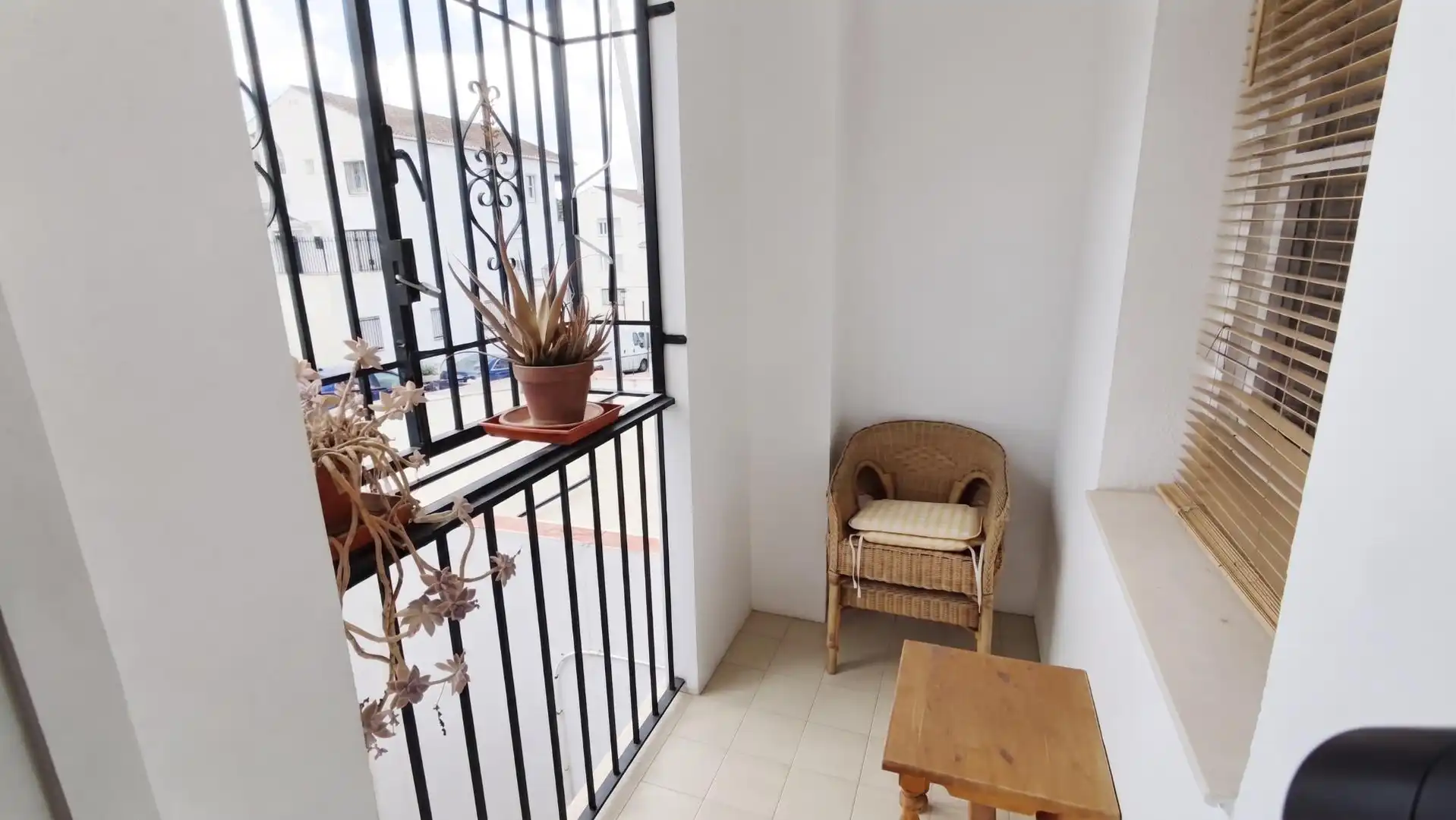 Piso de alquiler en Calle CARMENES DE GADEO, Haza Grande