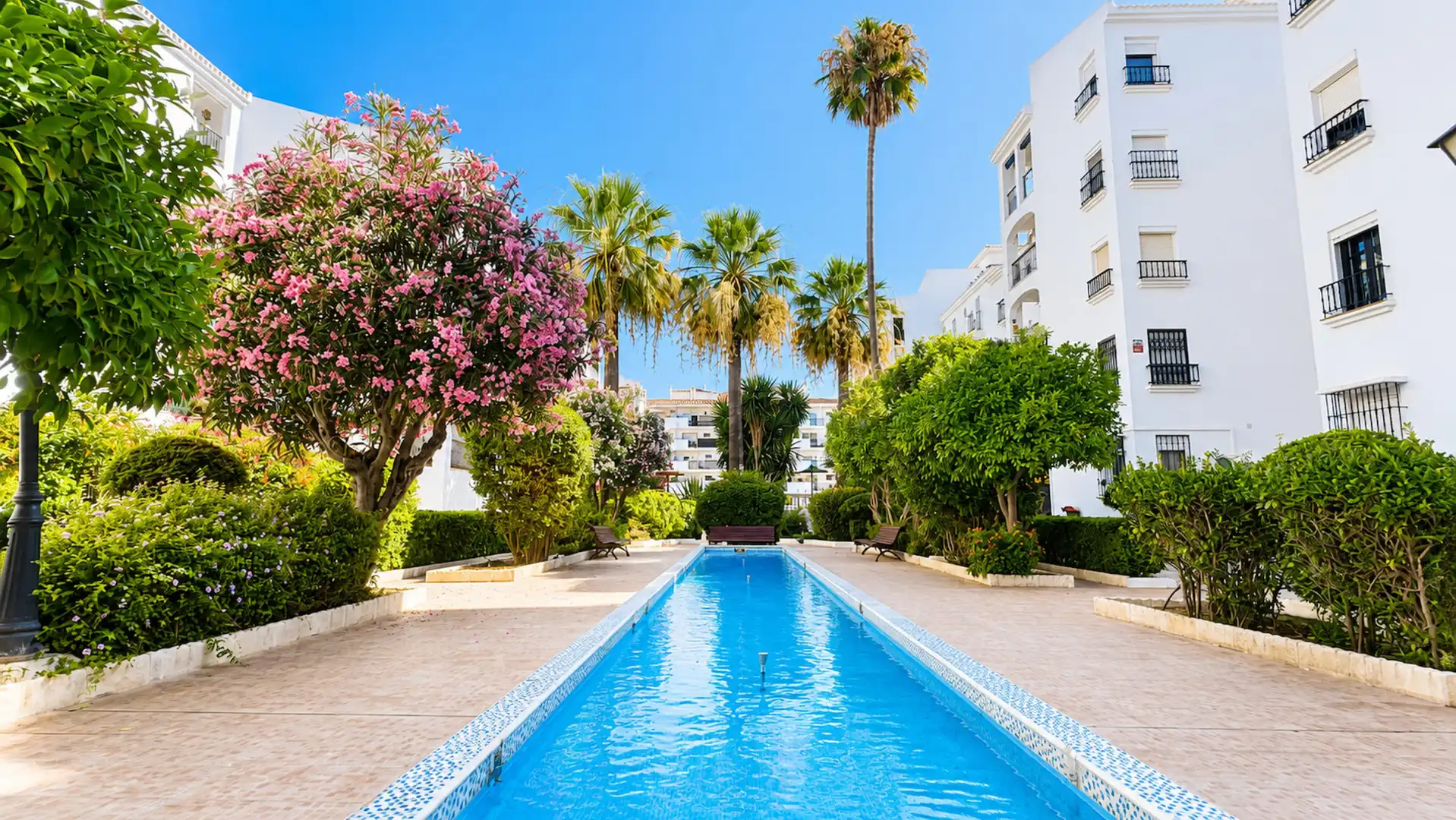 Schwimmbecken von Wohnungen zum Verkauf in Manilva mit Terrasse, Schwimmbad und Möbliert