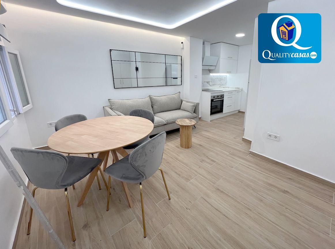 Sala d'estar de Dúplex en venda en Alicante / Alacant amb Aire condicionat i Calefacció