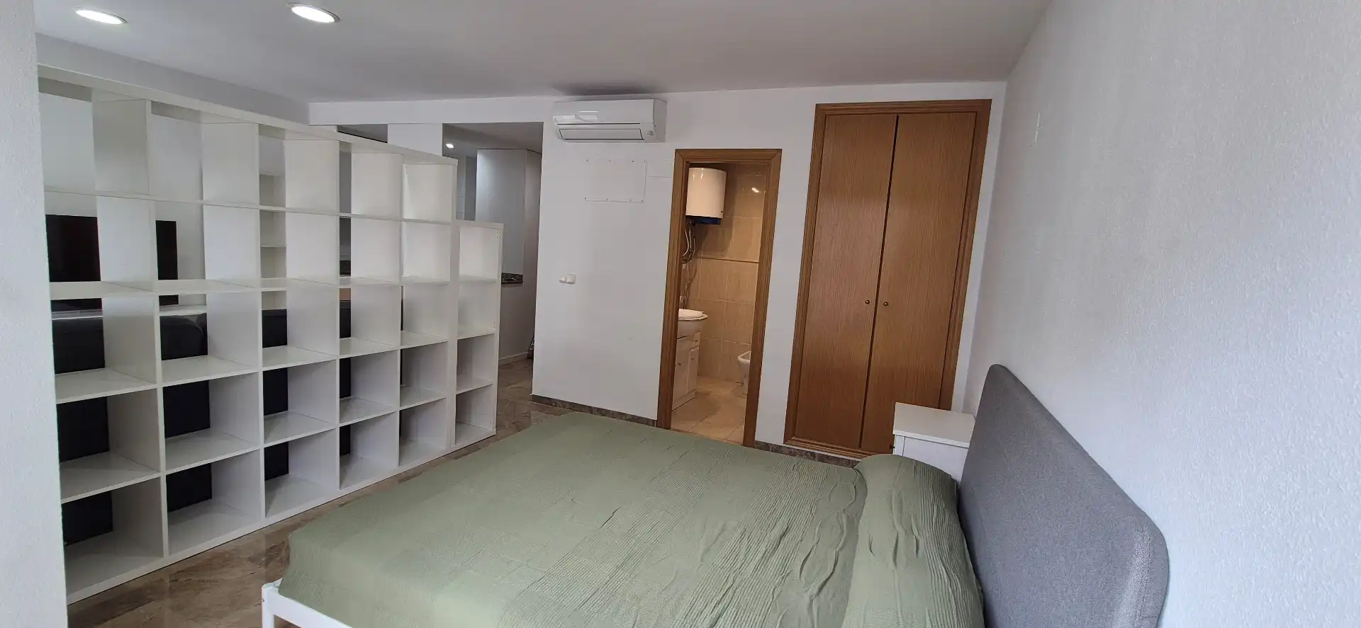Bedroom of Study for rent in Valencia  with Air Conditioner, Furnished and Oven