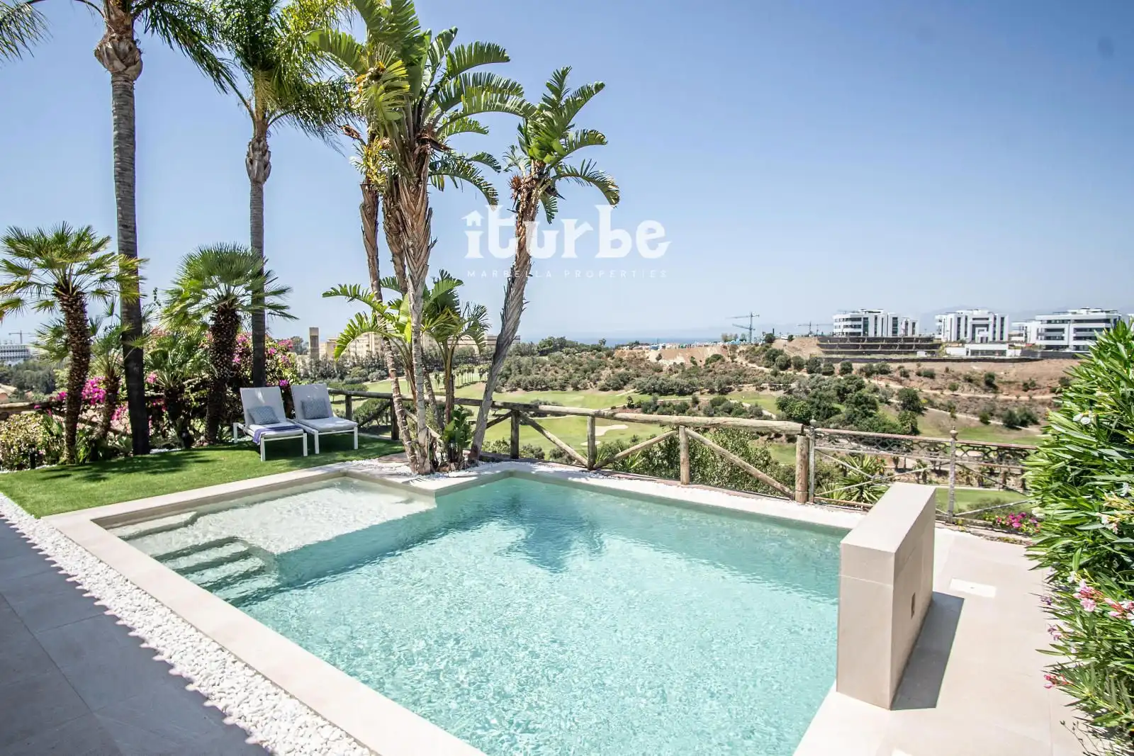 Houses for rent in Eagle-Santa Clara Golf, 14, Alto de los Monteros