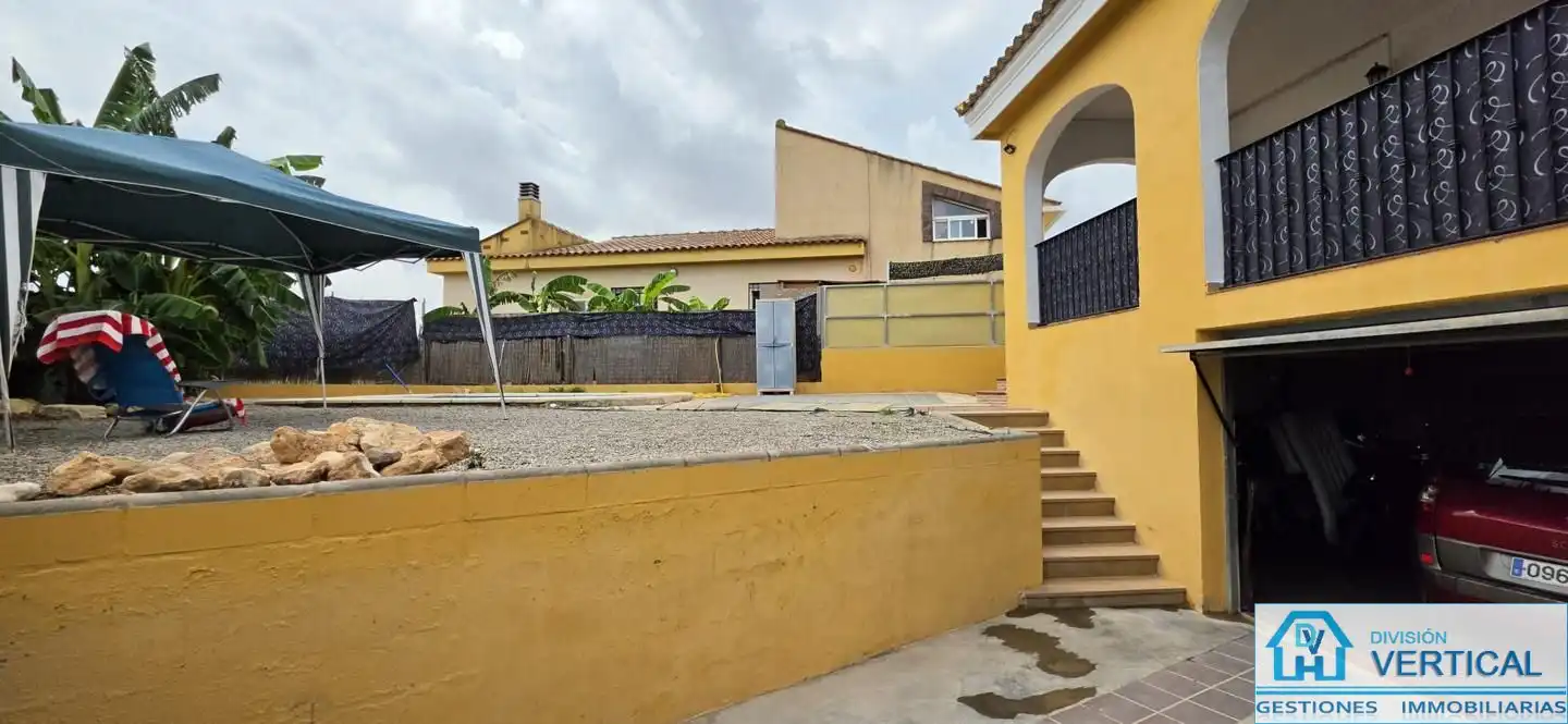 Casa o xalet de lloguer a calle del Sambori, Riba-roja de Túria