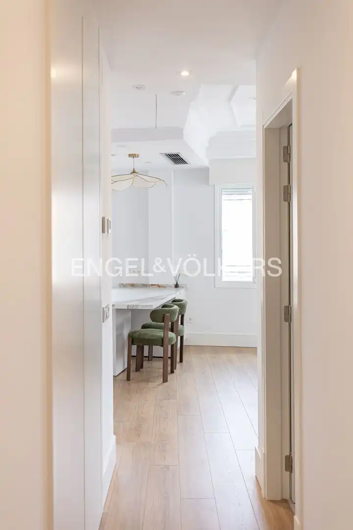 Kitchen of Flat for rent in Madrid  with Air Conditioner, Heating and Storage room