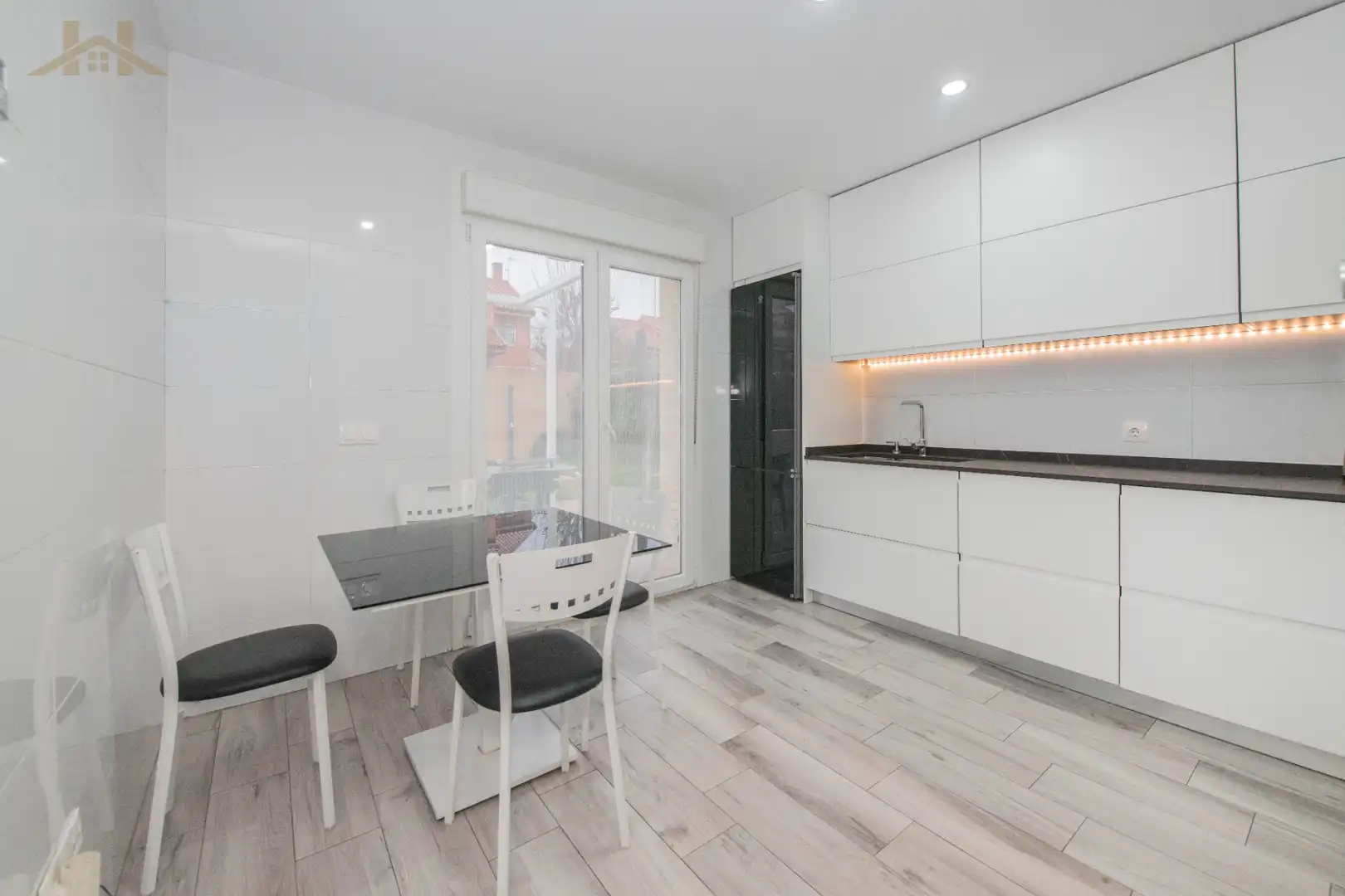 Cocina de Casa adosada en venta en Rivas-Vaciamadrid con Aire acondicionado, Jardín privado y Piscina