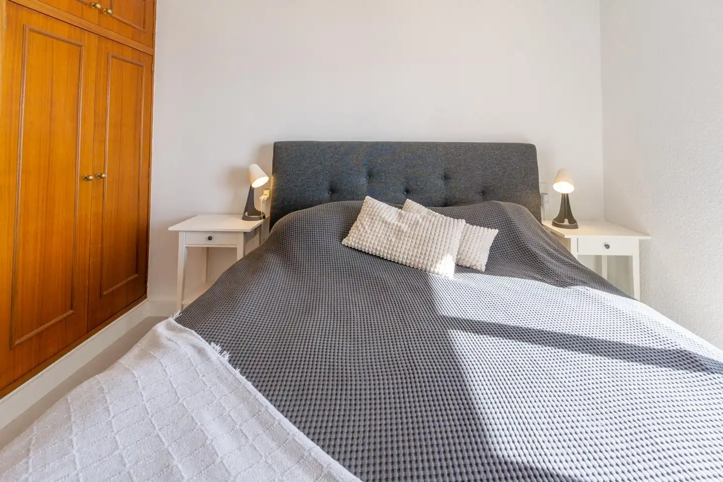 Schlafzimmer von Wohnung zum Verkauf in Santa Pola mit Klimaanlage und Terrasse