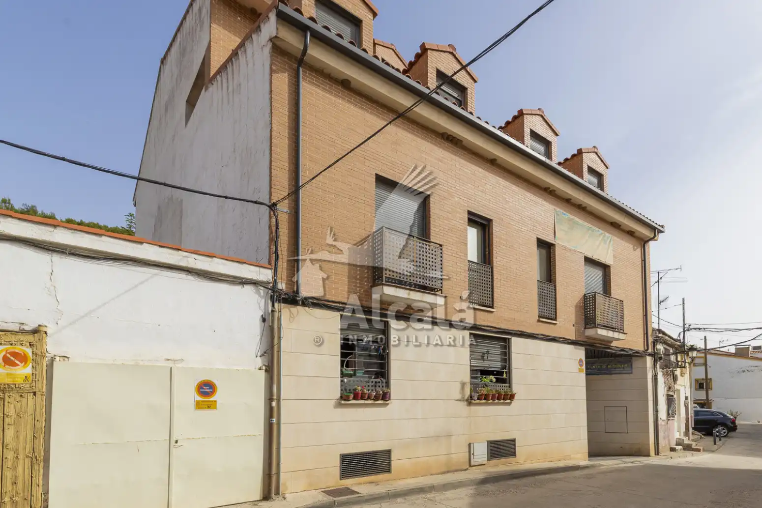 Vista exterior de Pis en venda en Chiloeches amb Calefacció, Traster i Balcó