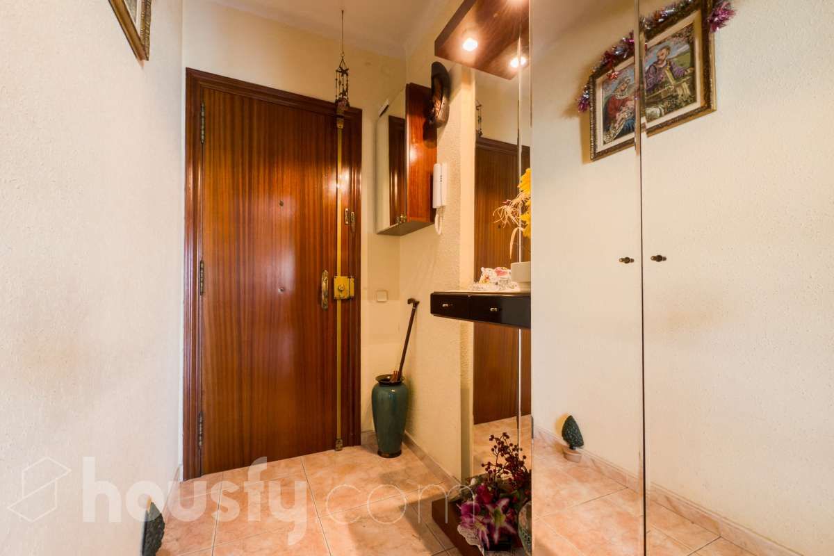 Flat for sale in  Barcelona Capital  with Air Conditioner, Heating and Balcony