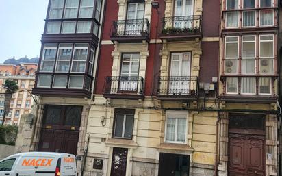 Vista exterior de Pis en venda en Santander amb Calefacció, Parquet i Balcó