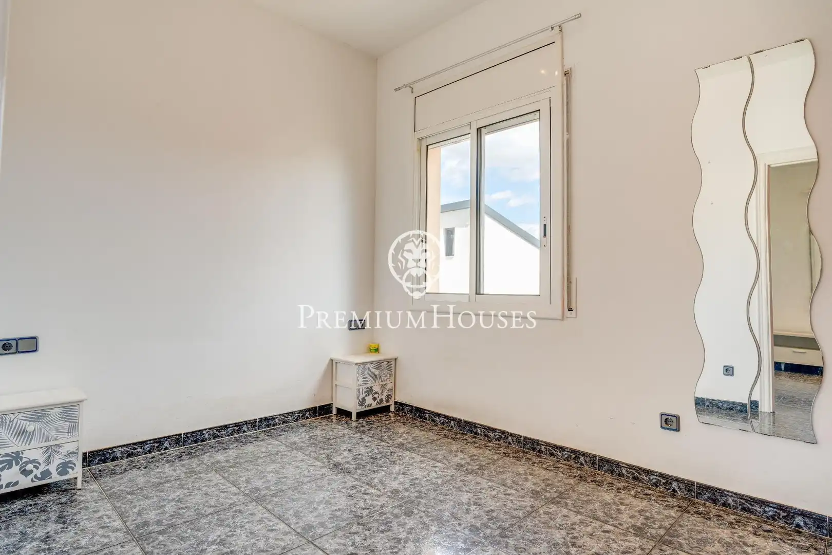 Habitación de Casa o chalet en venta en Vilanova i la Geltrú con Aire acondicionado, Calefacción y Jardín privado