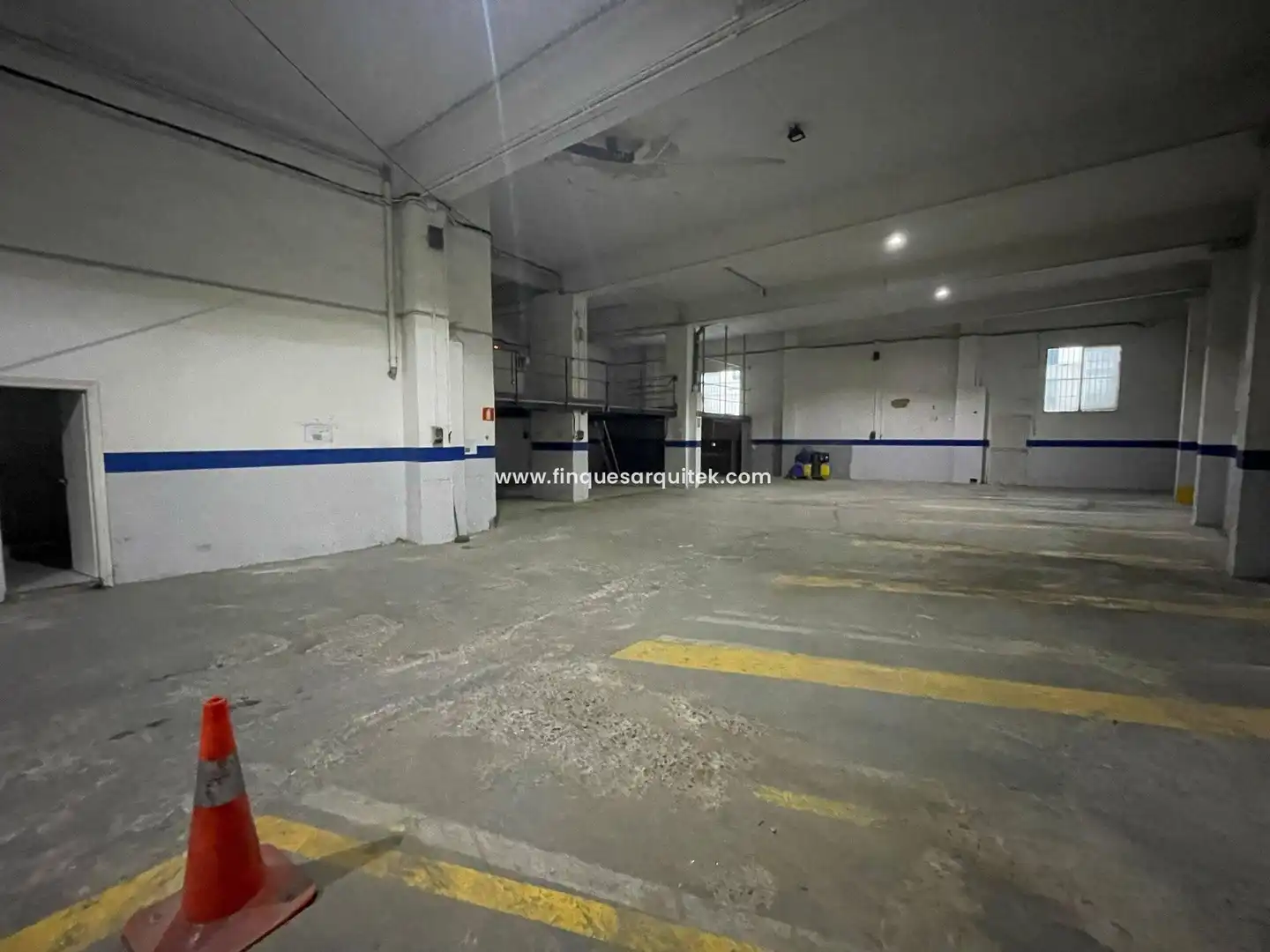 Local comercial en venda a Calle CORTS CATALANES, imagen 12