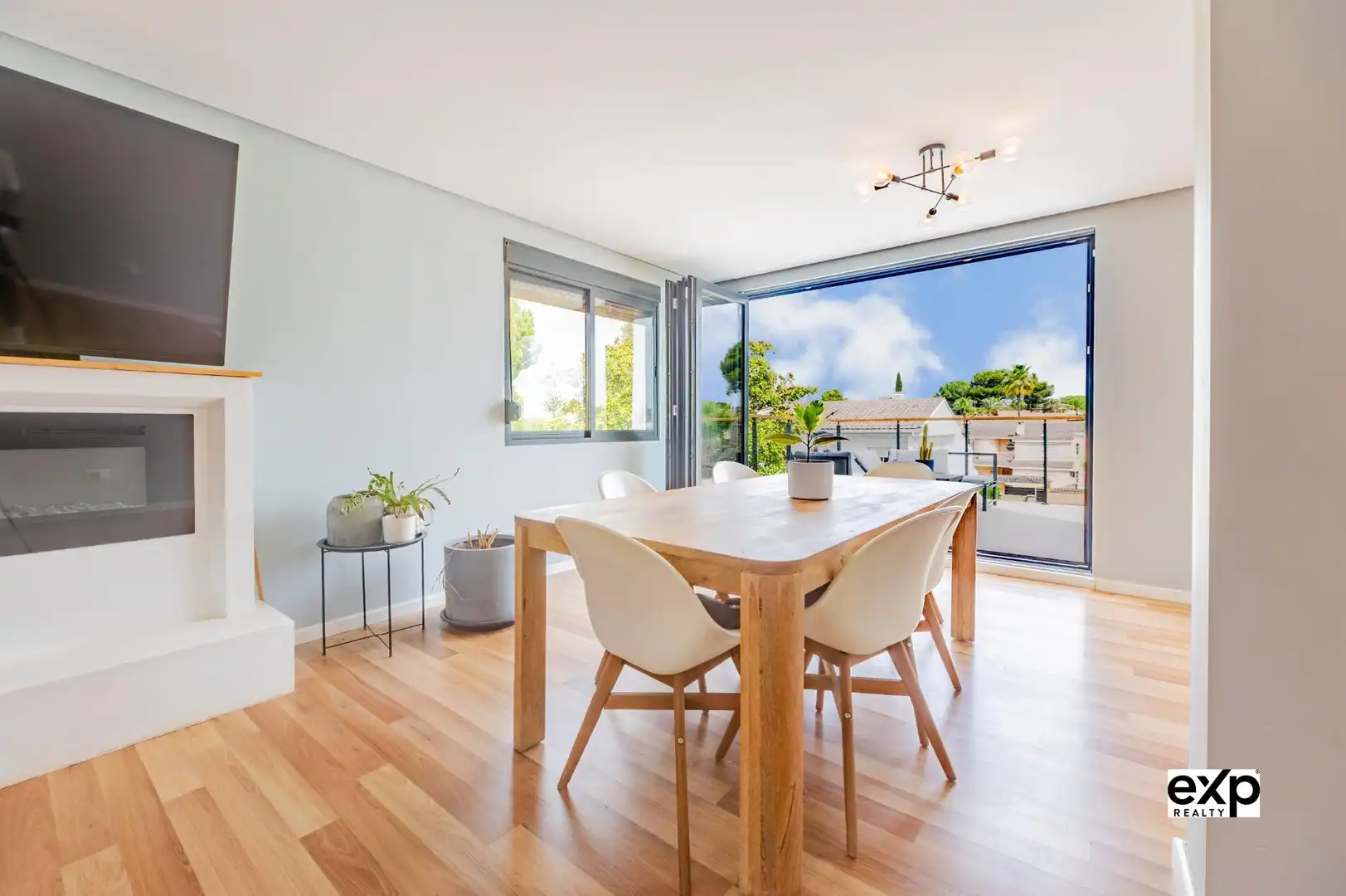 Comedor de Casa o chalet en venta en L'Eliana con Aire acondicionado, Calefacción y Jardín privado