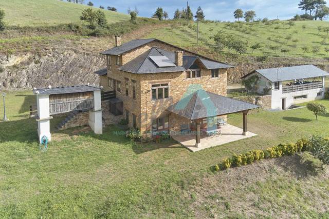 Casa-chalet en Venta en Lugar Fojas en San Tirso de Abres