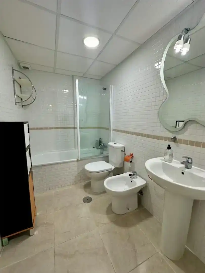 Badezimmer von Wohnung zur Miete in Rota mit Möbliert