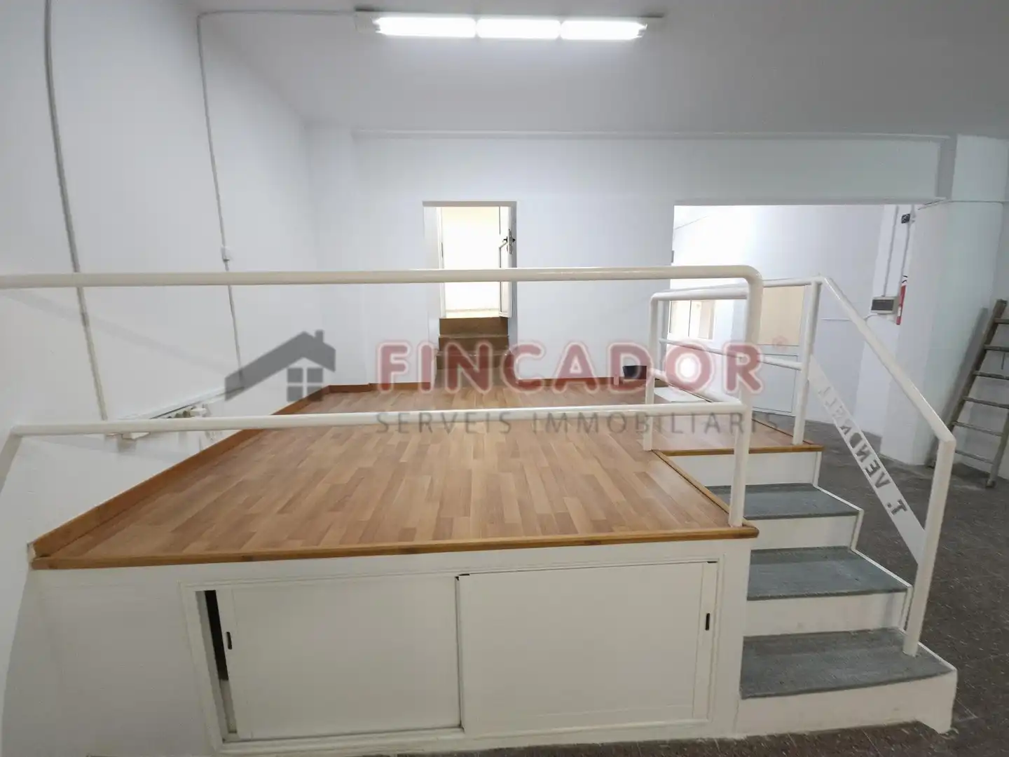 Dormitori de Local en venda en Sant Joan Despí