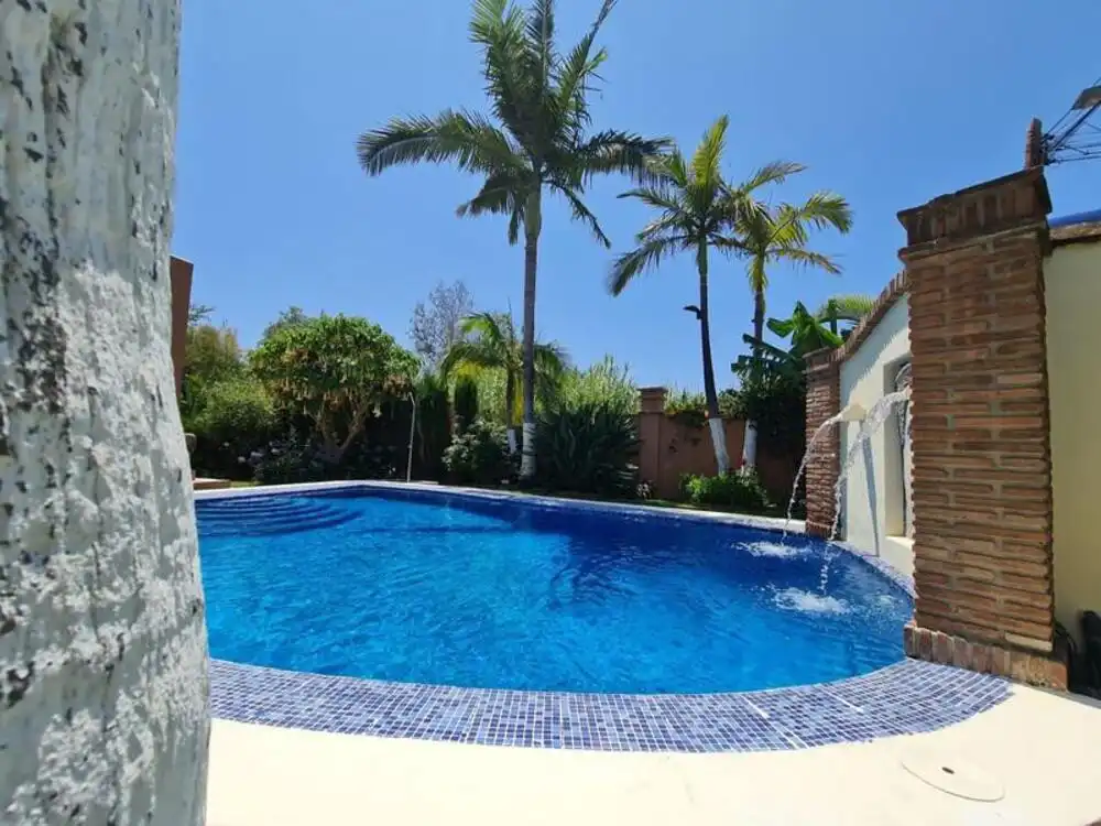 Piscina de Casa o xalet de lloguer en Estepona amb Aire condicionat, Jardí privat i Terrassa