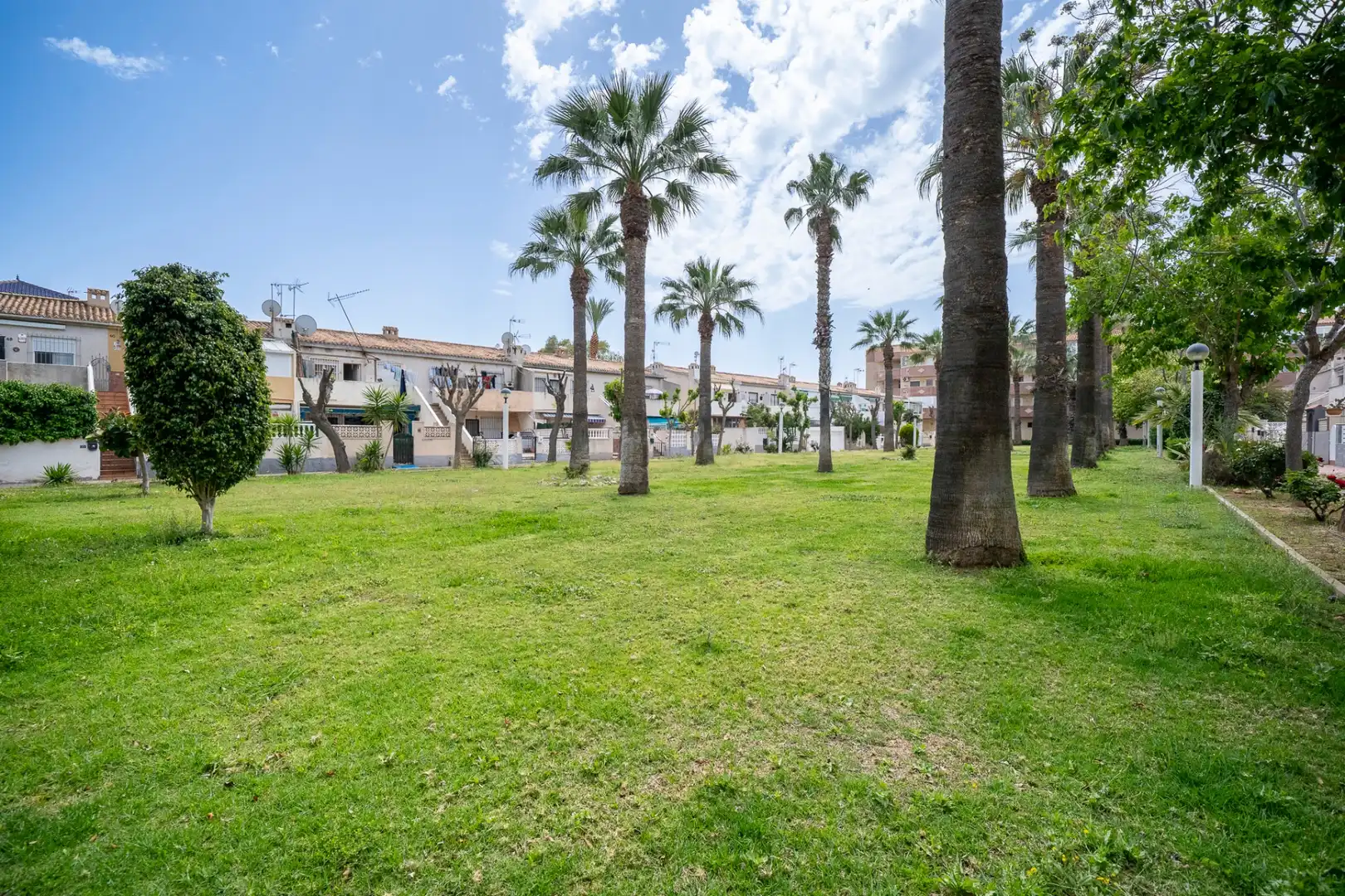 Vista exterior de Apartamento en venta en Orihuela con Aire acondicionado, Amueblado y Horno