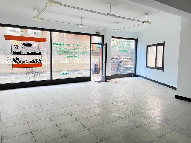 Local comercial en Alquiler en Centro Urbano - Hirigunea