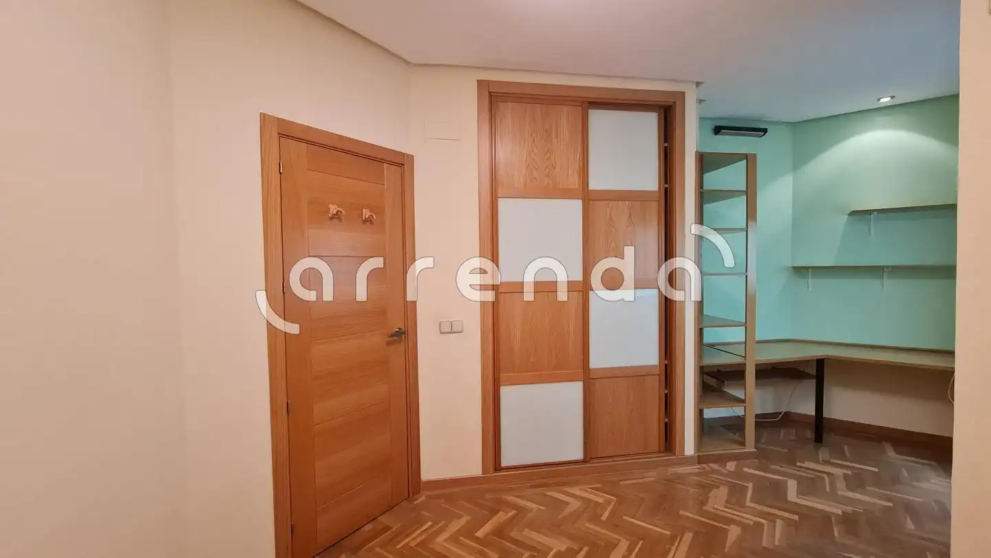 Wohnung zur Miete in Madrid mit Klimaanlage, Parkett und Möbliert
