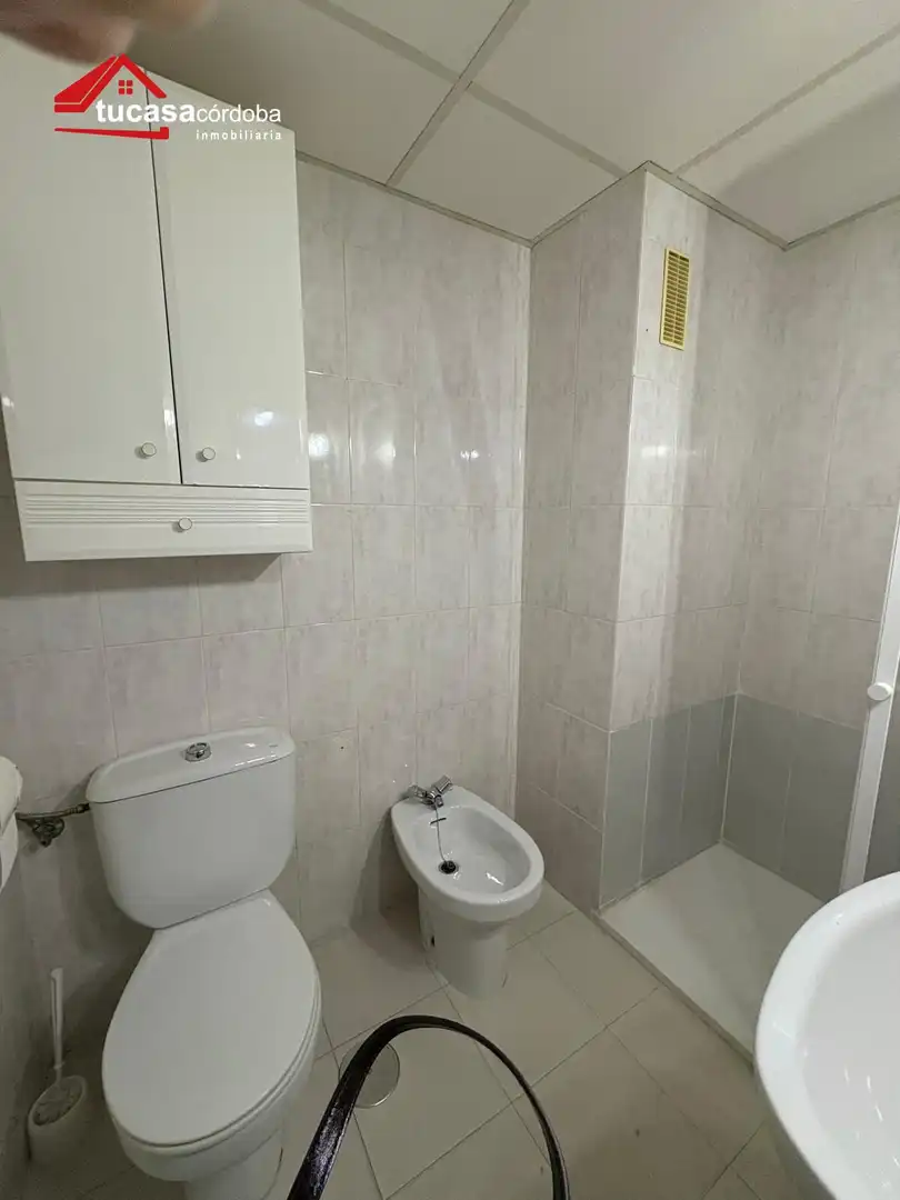 Bany de Pis en venda en Córdoba amb Aire condicionat i Terrassa