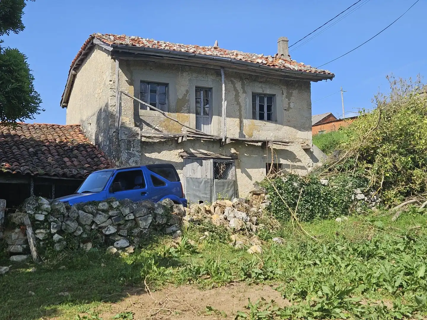 Außenansicht von Country house zum Verkauf in Belmonte de Miranda mit Privatgarten und Abstellraum
