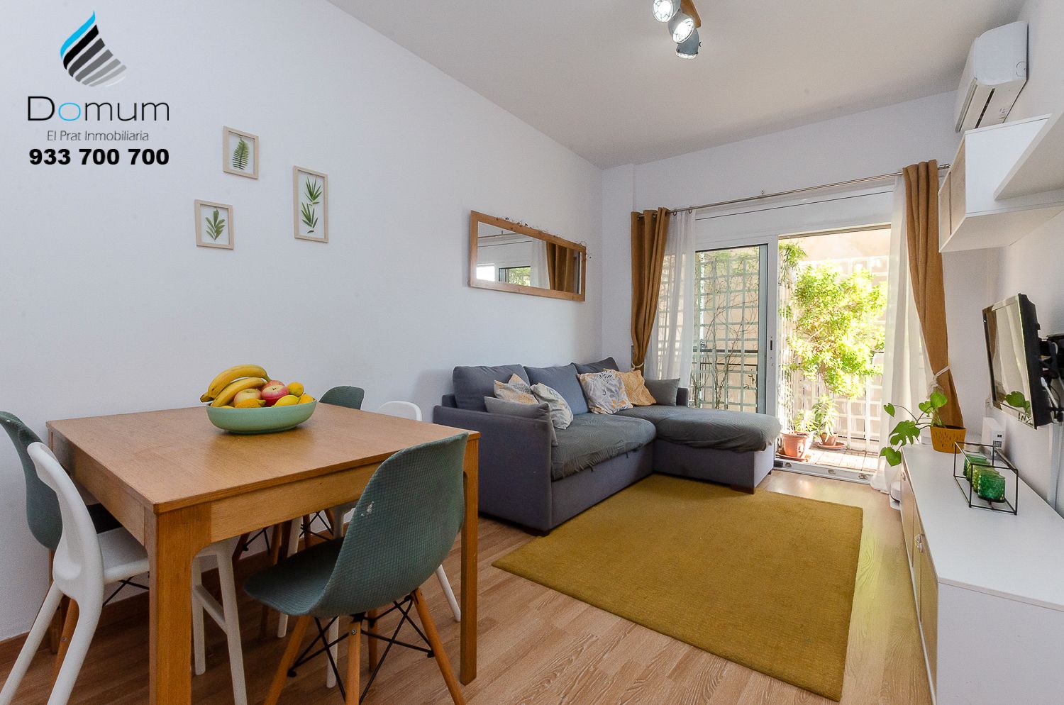 Sala d'estar de Pis en venda en El Prat de Llobregat amb Aire condicionat, Calefacció i Parquet