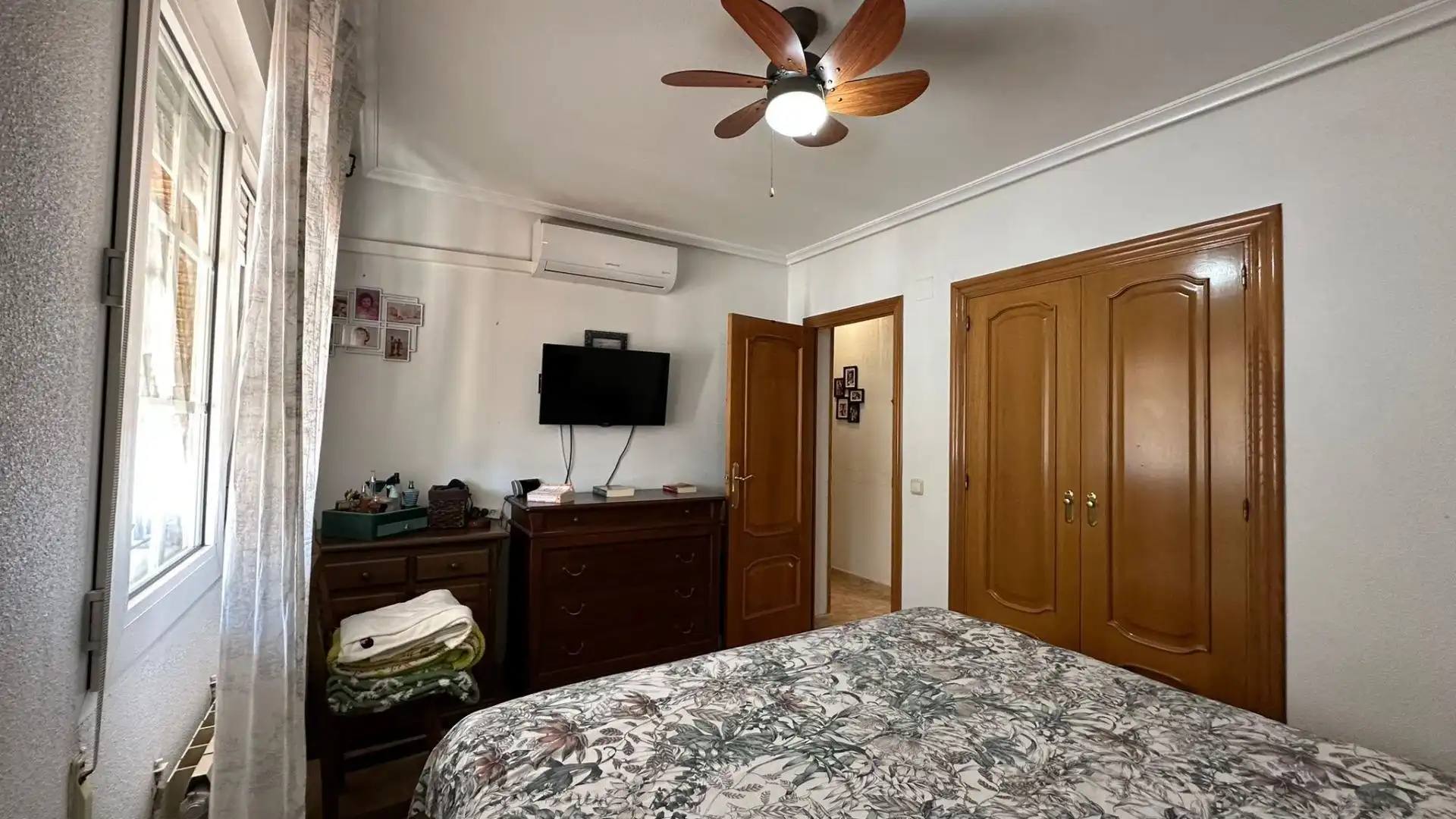 Habitación de Casa o chalet en venta en Torrevieja con Calefacción, Jardín privado y Piscina