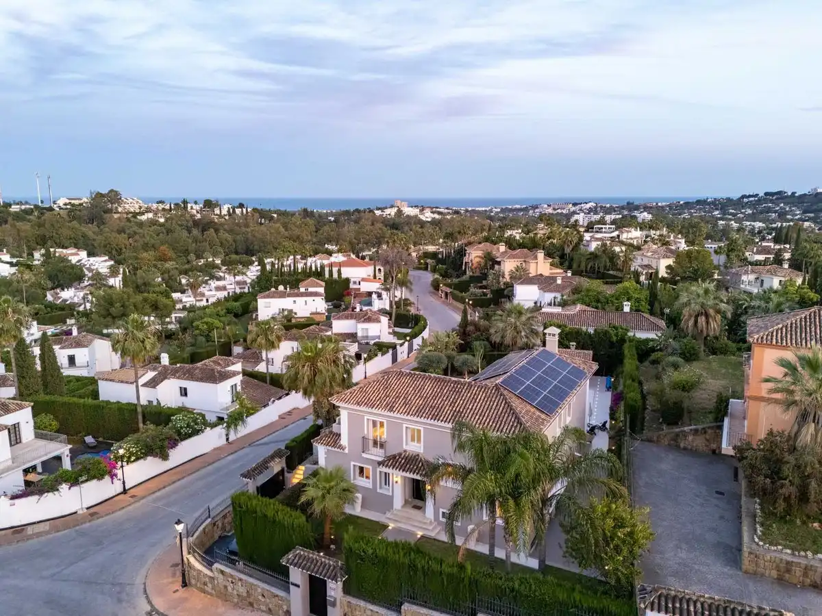 Villa mit Garten zum Verkauf in Nueva Andalucía, imagen 5