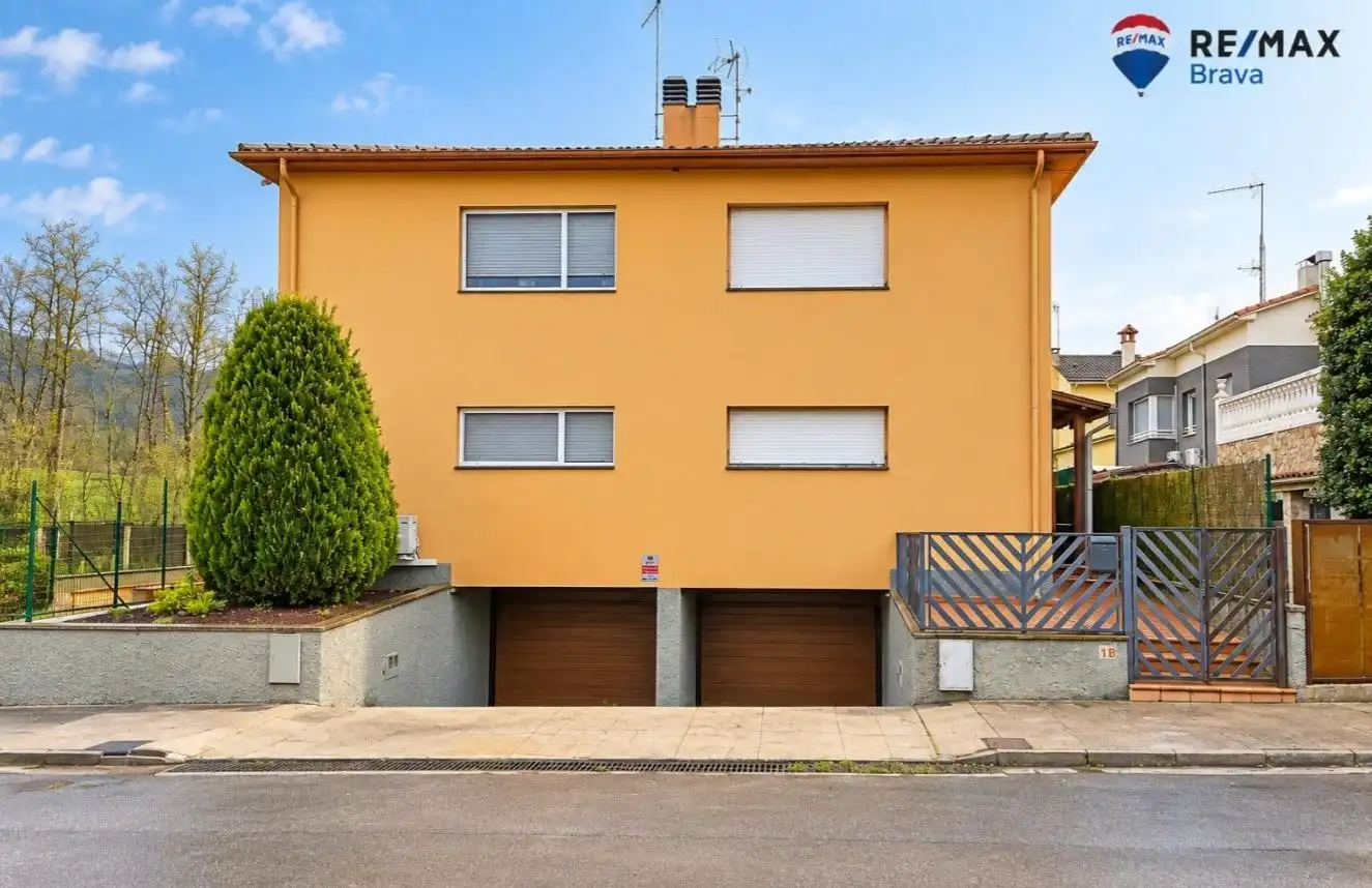Detached house with garden for sale in Calle CL ISAAC ALBENIZ, imagen 5
