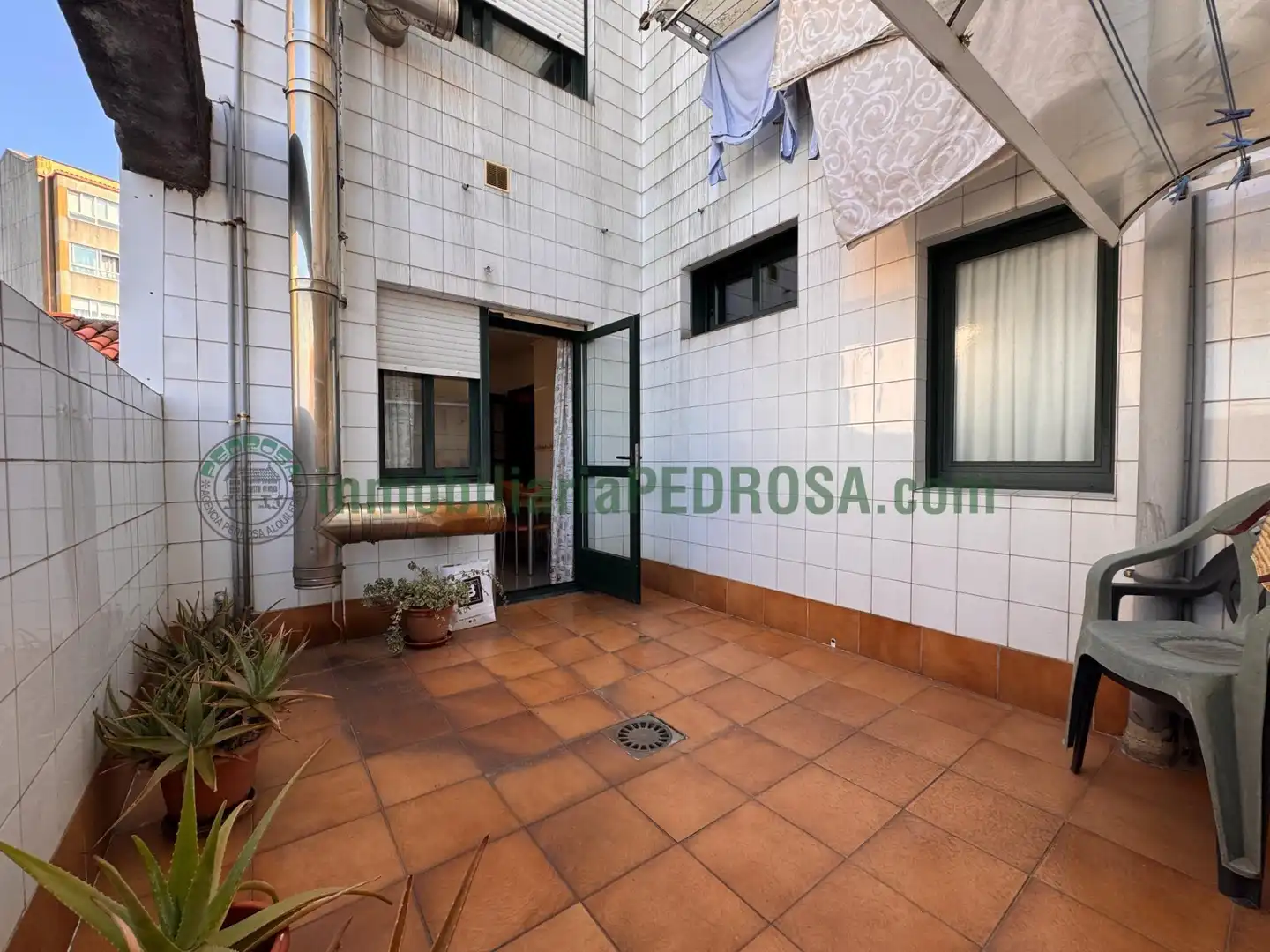 Vista exterior de Piso en venta en Pontevedra Capital  con Calefacción, Terraza y Trastero