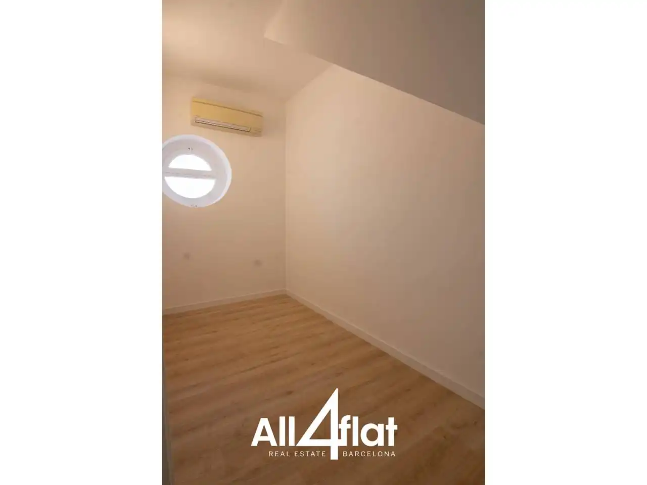 Schlafzimmer von Maisonette zur Miete in Mataró mit Klimaanlage und Parkett