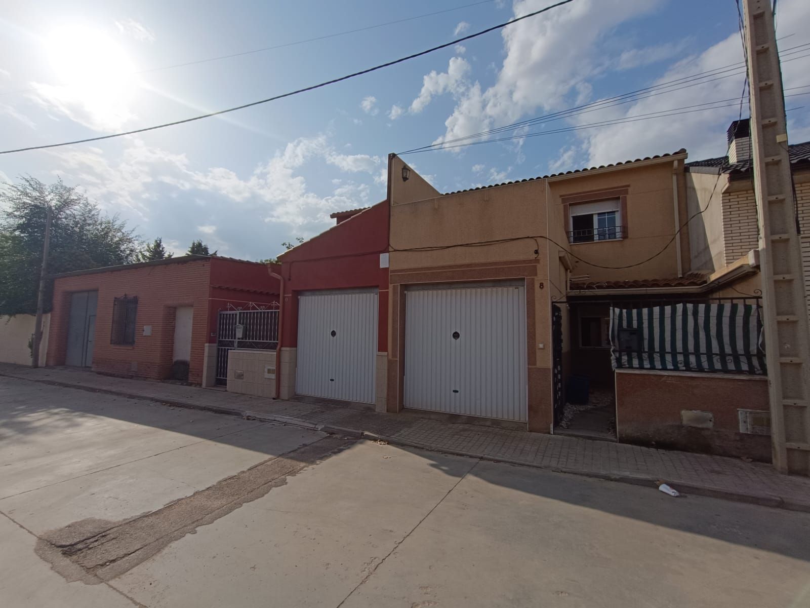 Exterior view of Single-family semi-detached for sale in Villafranca de los Caballeros  with Private garden and Storage room