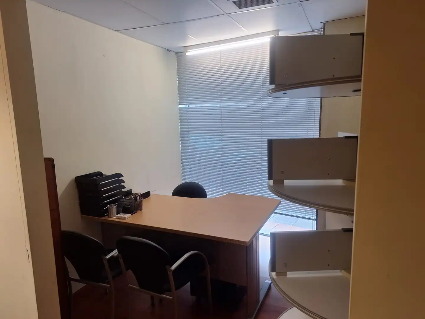 Oficina de alquiler en A Coruña Capital  con Amueblado