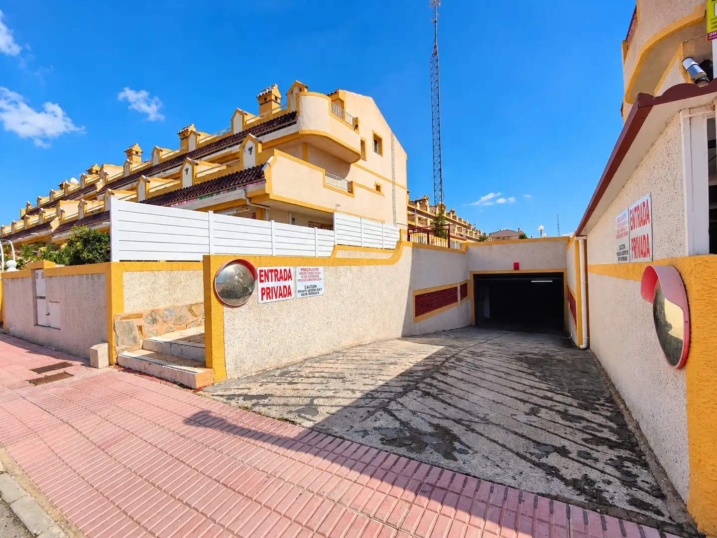 Vista exterior de Casa adosada en venda en Orihuela Costa