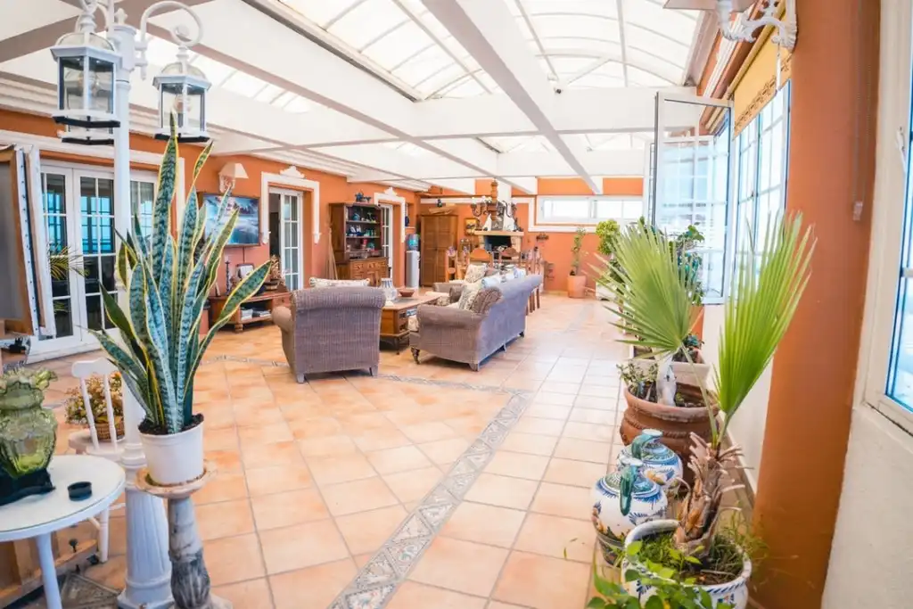 Maisonette zum Verkauf in Fuengirola mit Klimaanlage, Terrasse und Schwimmbad