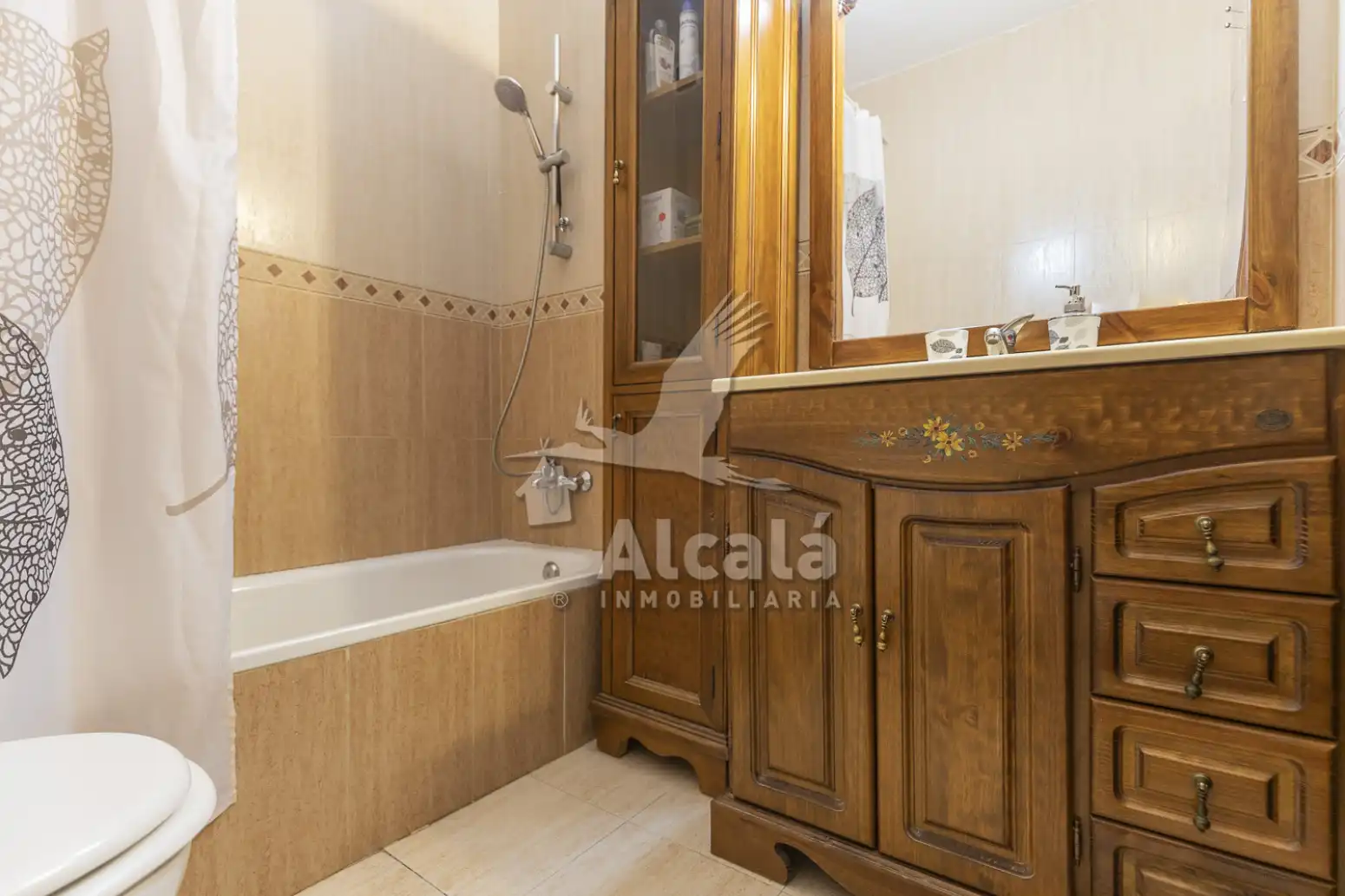 Bany de Casa o xalet en venda en Villanueva de la Torre amb Calefacció i Jardí privat