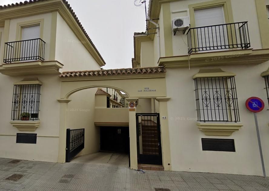 Vista exterior de Casa o xalet en venda en La Línea de la Concepción amb Terrassa