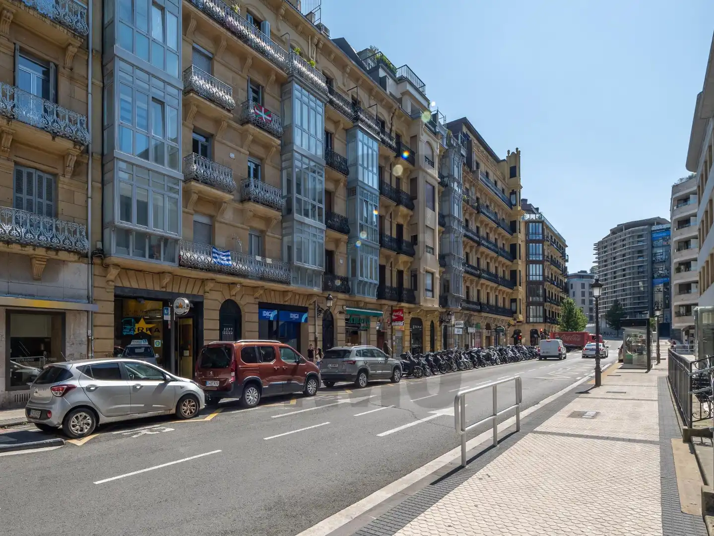 Piso con terraza en venta en Calle DE LARRAMENDI, imagen 2