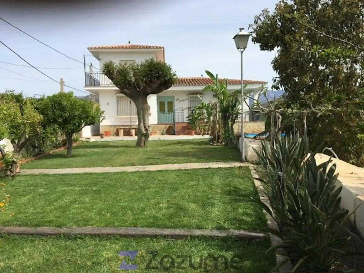 Außenansicht von Haus oder Chalet zur Miete in Torrox mit Privatgarten, Terrasse und Schwimmbad