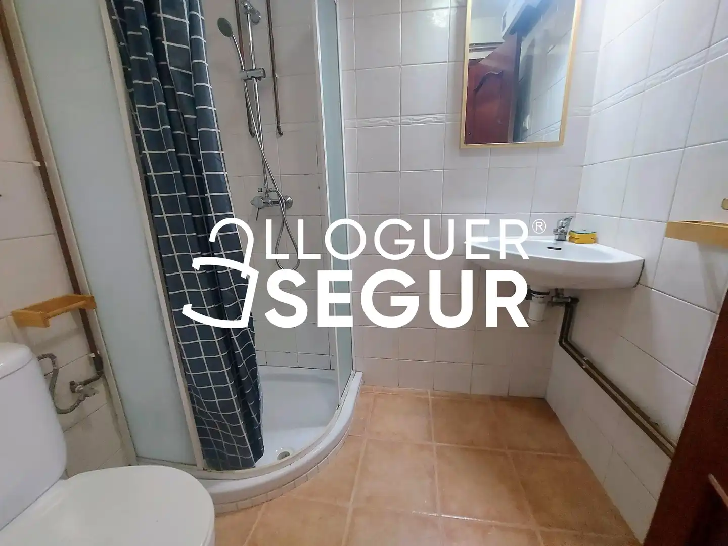 Bany de Pis de lloguer en Barcelona amb Terrassa