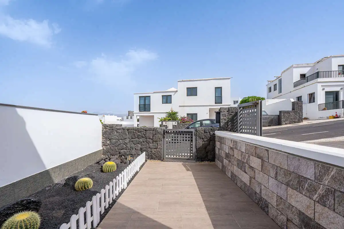 Exterior view of Duplexes for sale in Teguise