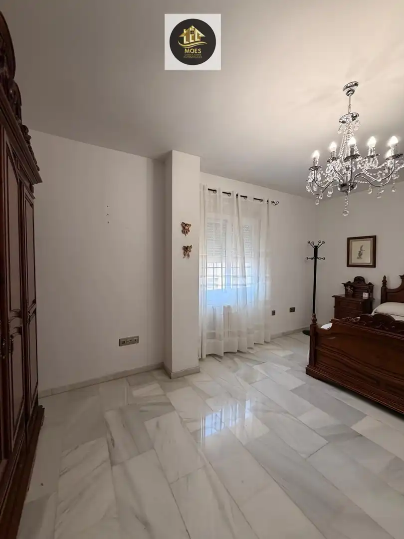 Dormitori de Casa o xalet en venda en Jaén amb Aire condicionat, Calefacció i Terrassa