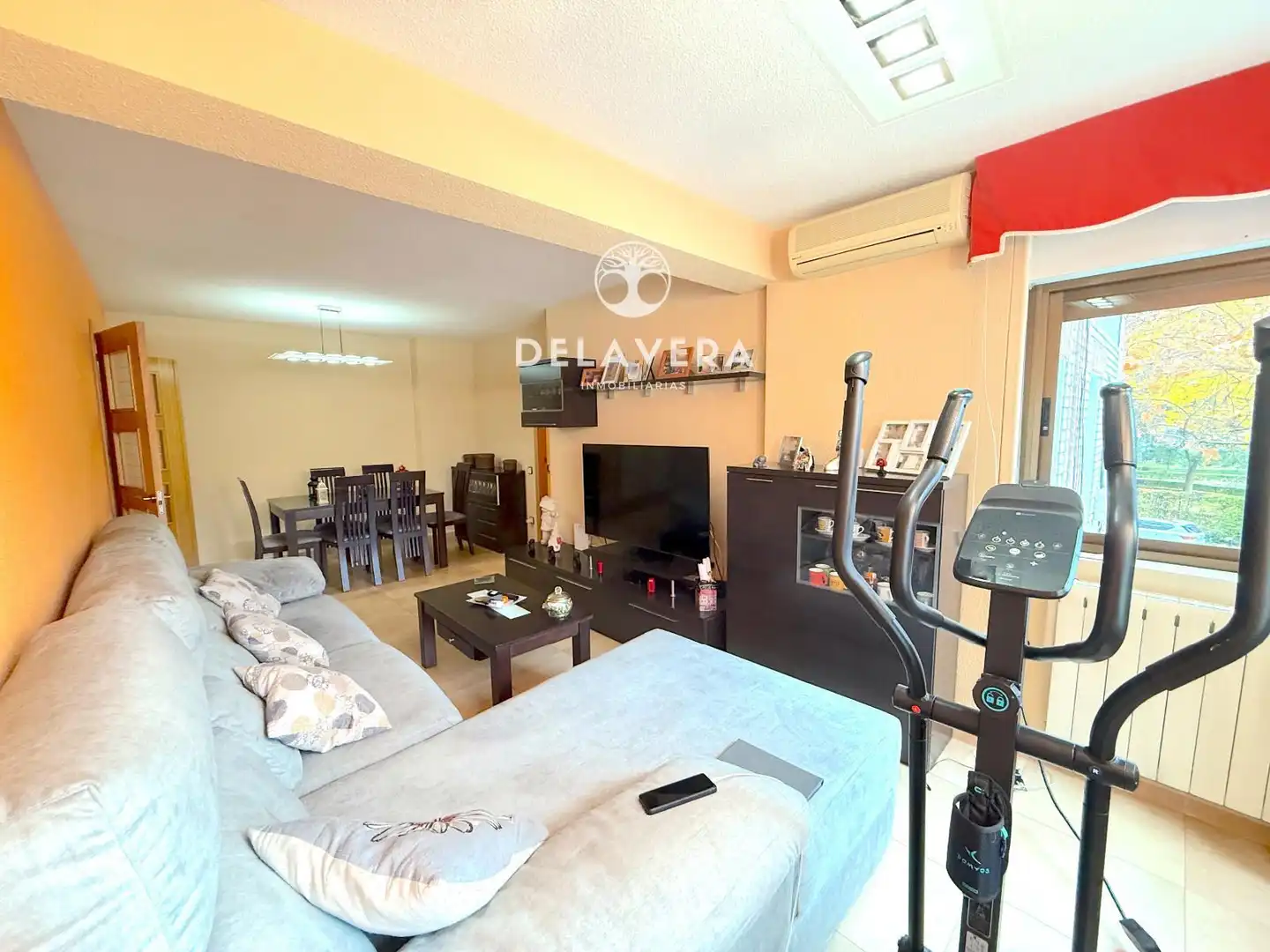 Living room of Flat for sale in Móstoles  with Air Conditioner and Heating