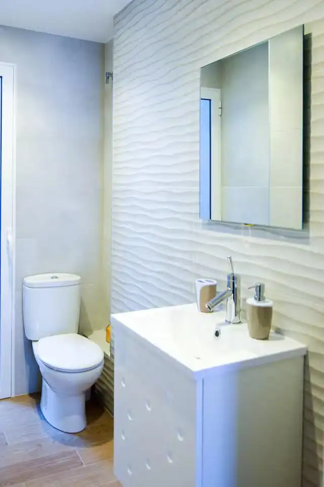 Bathroom of Flat for rent in Terrassa  with Air Conditioner and Furnished