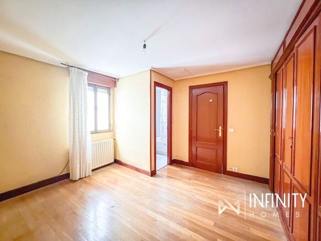 Dormitori de Pis en venda en Bilbao  amb Calefacció i Moblat